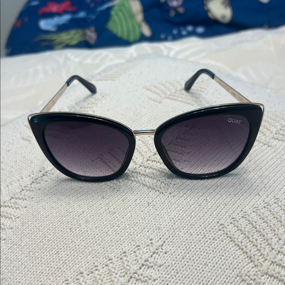 Quay Australia Black Cat-Eye Sunglasses with Gradient Purple Lenses